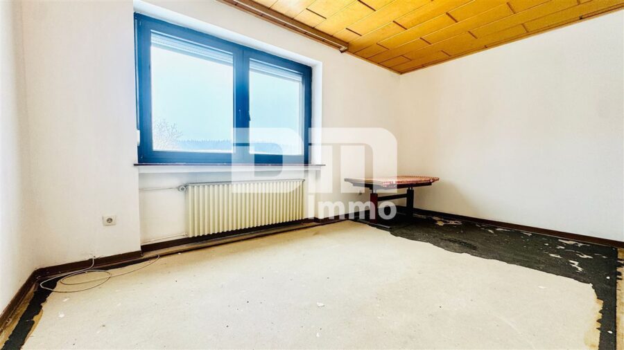 (R)eserviert!Wohn-/Hofensemble mit Einfamilienhaus, 2x Hofgebäude und Bungalow - Bungalow EG Schlafzimmer / Kind